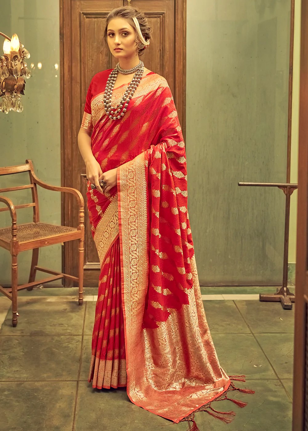 Snuggle Spot Women's Banarasi Silk Saree (Red, 5-6mtrs) main image 1